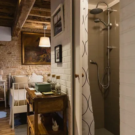 La Galleria Apartment *